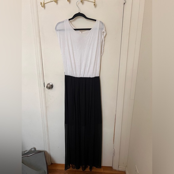 alice and olivia black and white maxi dress Alice + Olivia Saige Tiered Maxi Dress | White